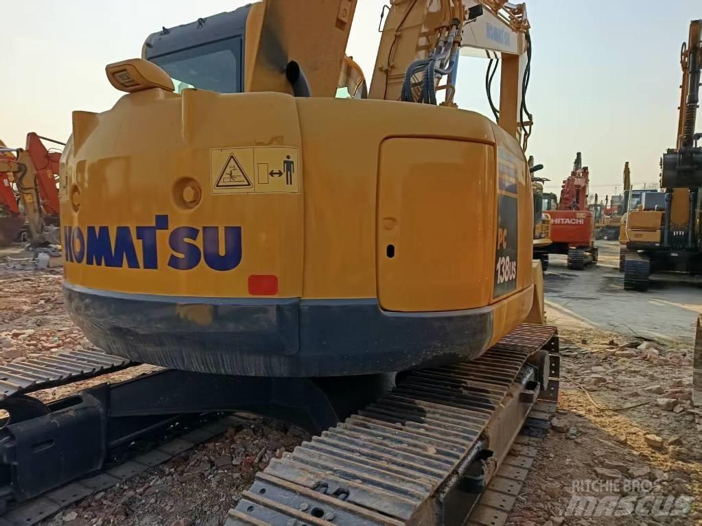 Komatsu PC138 中型挖掘机