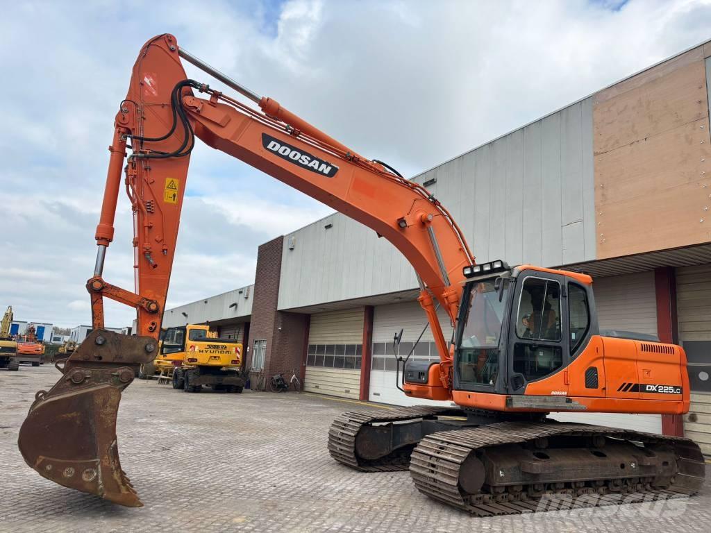 Doosan DX 225 LC 履带挖掘机