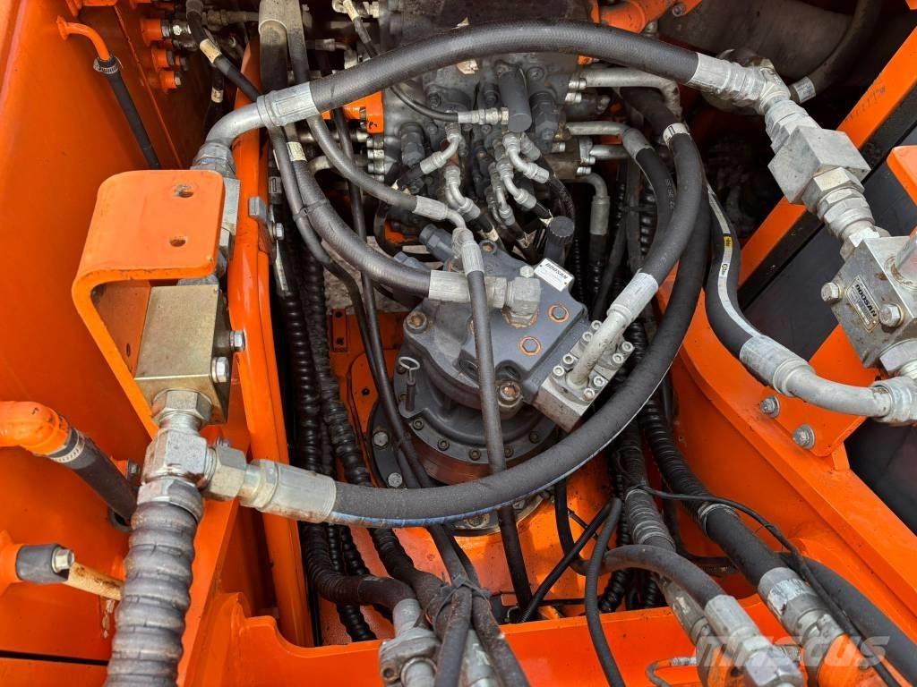 Doosan DX 225 LC 履带挖掘机