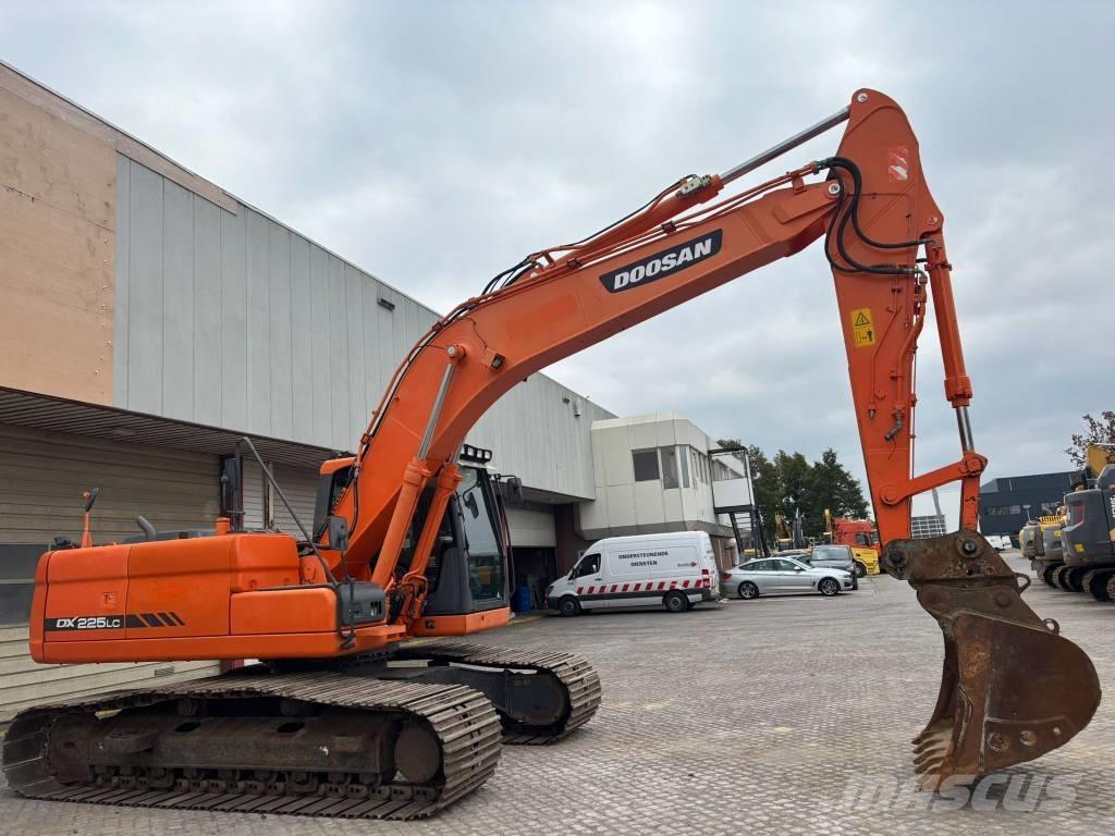 Doosan DX 225 LC 履带挖掘机