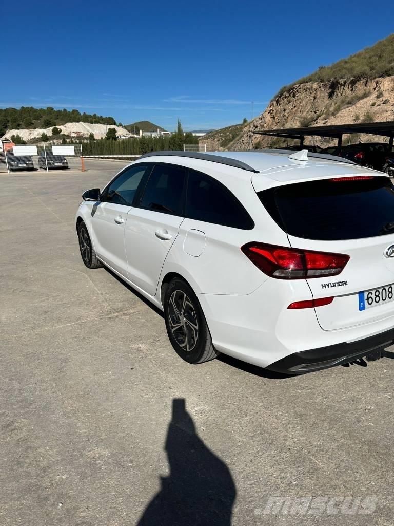 Hyundai I30 汽车