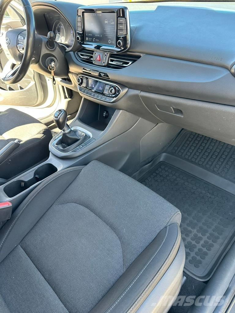 Hyundai I30 汽车