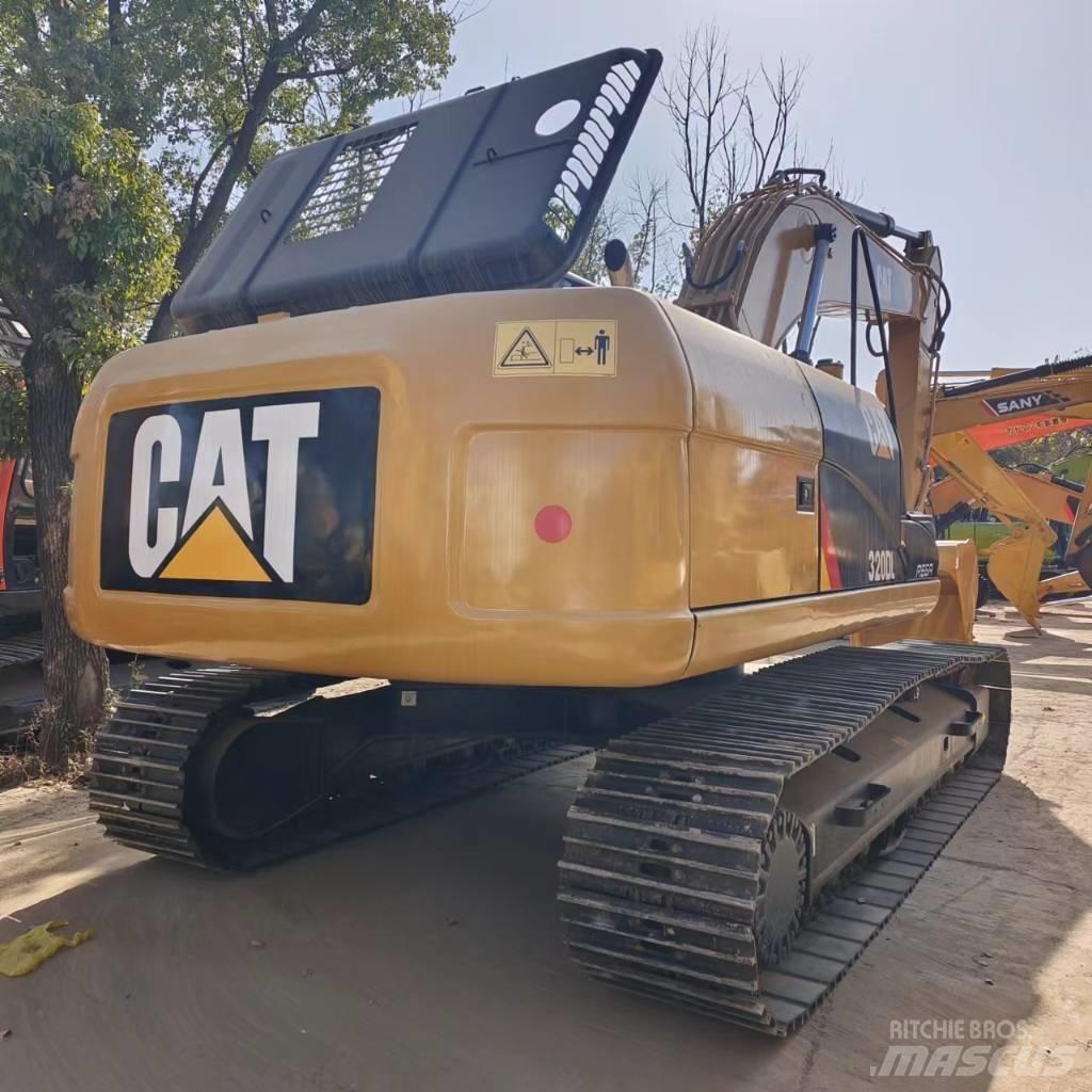 CAT 320 D 履带挖掘机