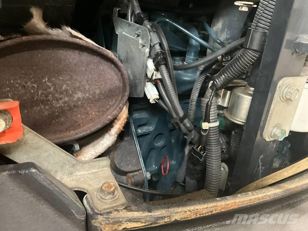 Kubota U 27-4 小型挖掘机