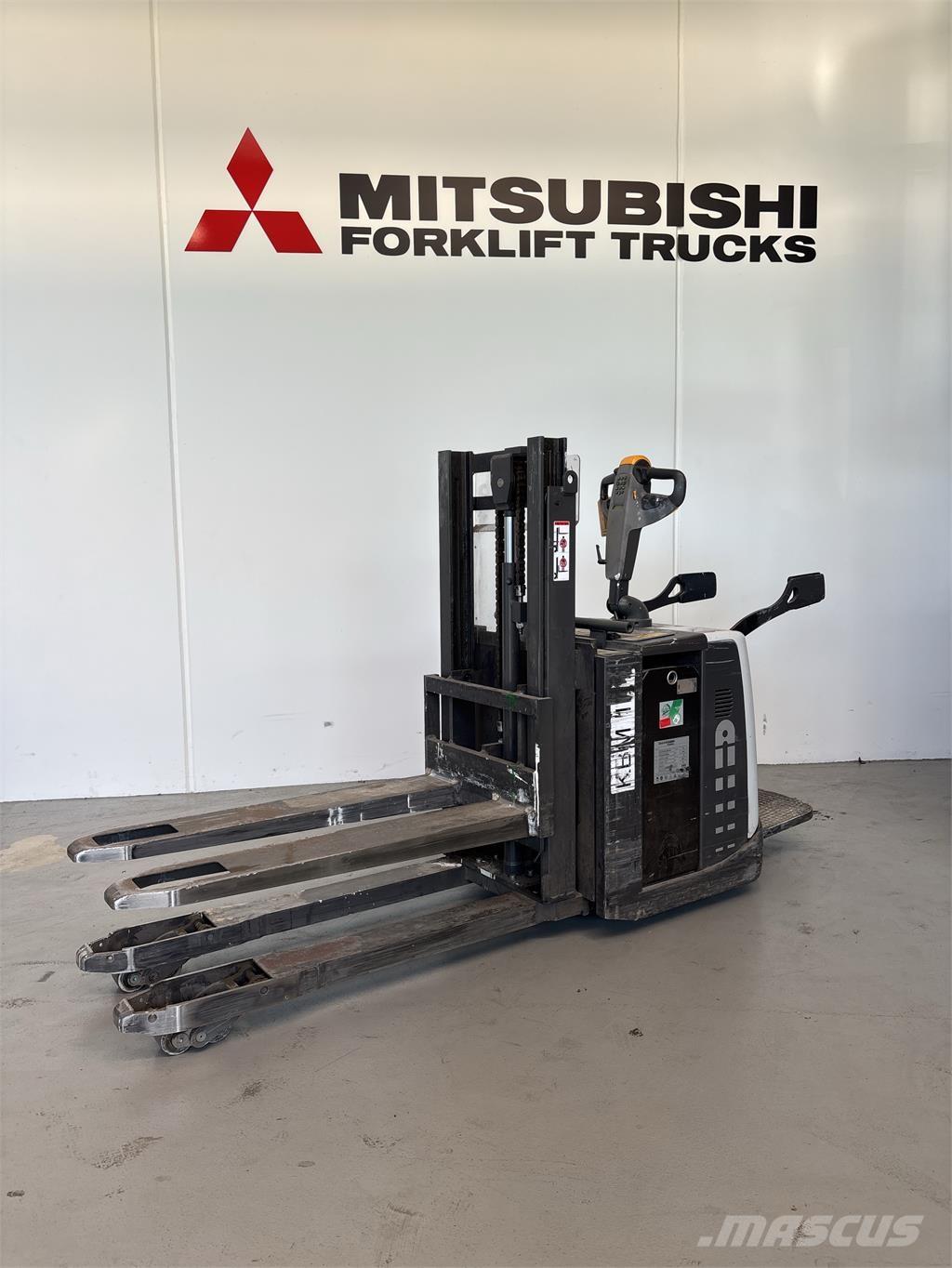 UniCarriers PDP200 行走式堆垛机