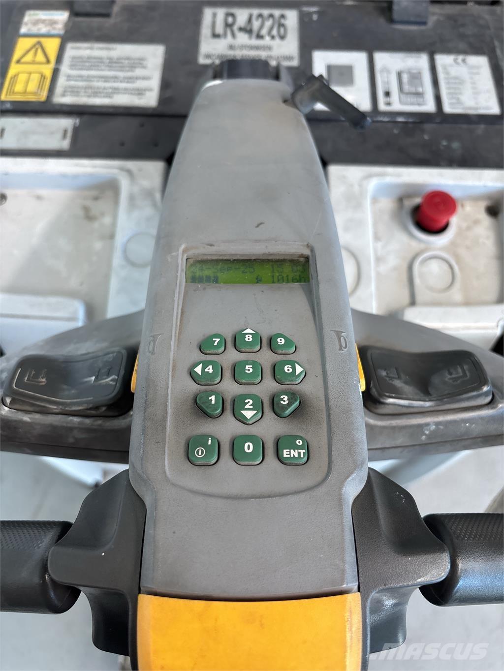 UniCarriers PDP200 行走式堆垛机