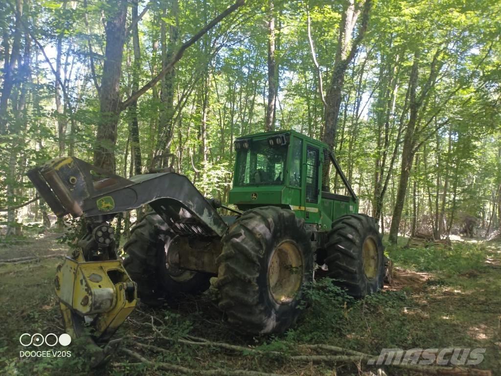 John Deere 548 G III 粉碎机