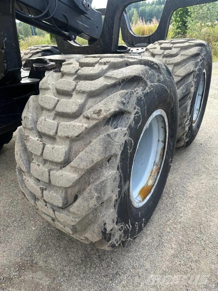 Komatsu 875 集运机