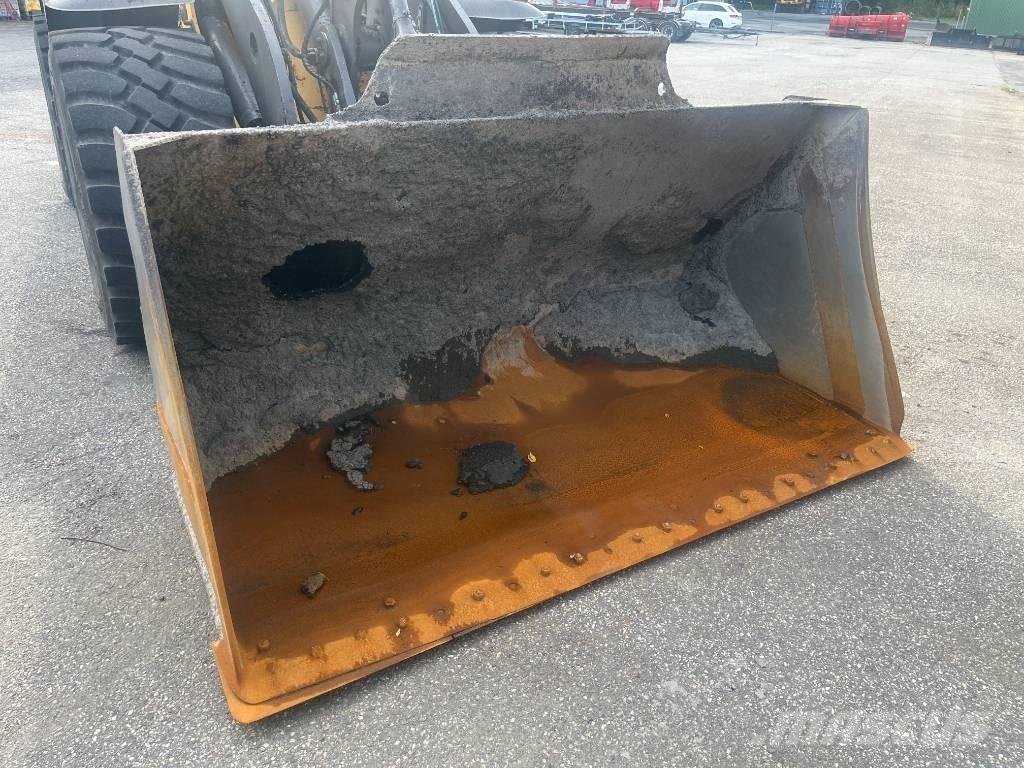 Volvo L 90 H 轮式装载机