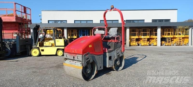 Volvo DD25 双轮压路机