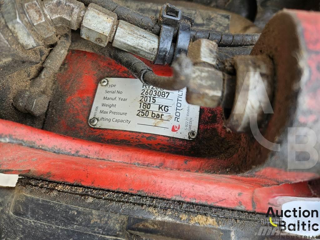 CAT 305.5E2CR 小型挖掘机