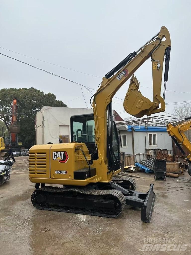 CAT 305.5 小型挖掘机