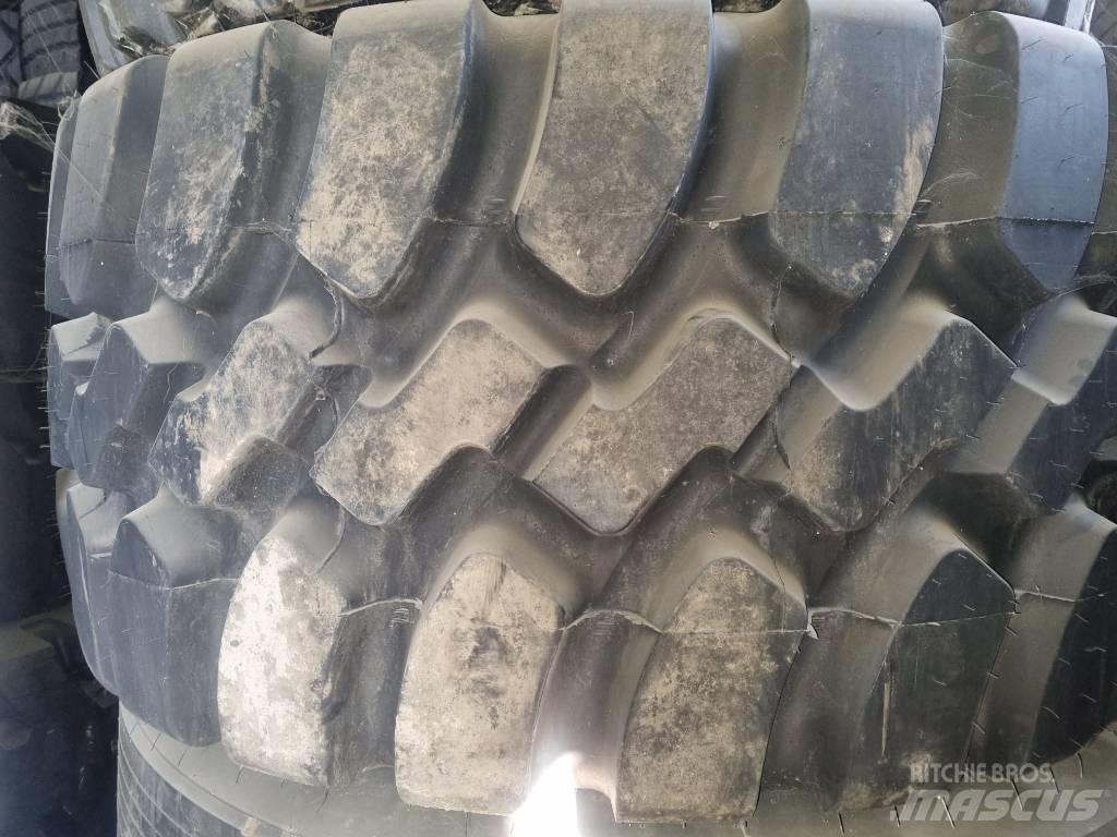 Goodyear GP-4D 轮胎、车轮和轮圈