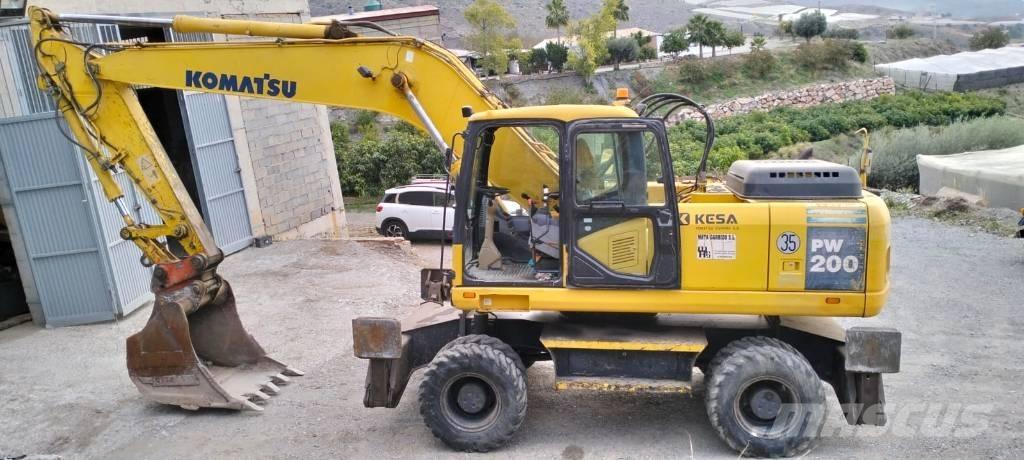 Komatsu PW 200-7 轮式挖掘机