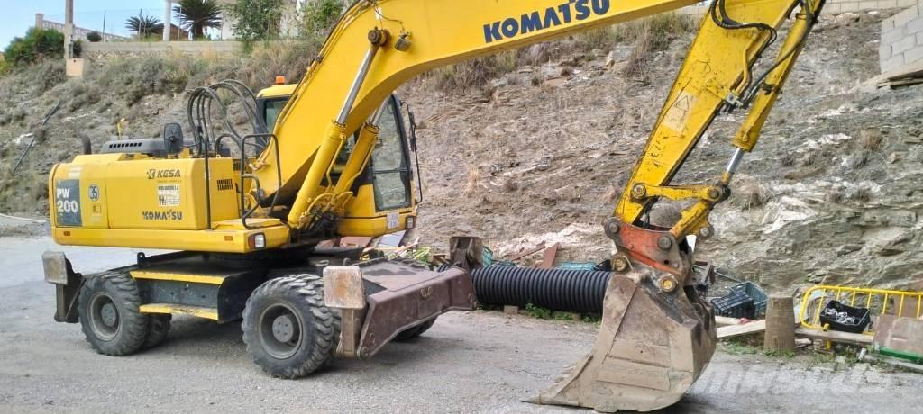 Komatsu PW 200-7 轮式挖掘机