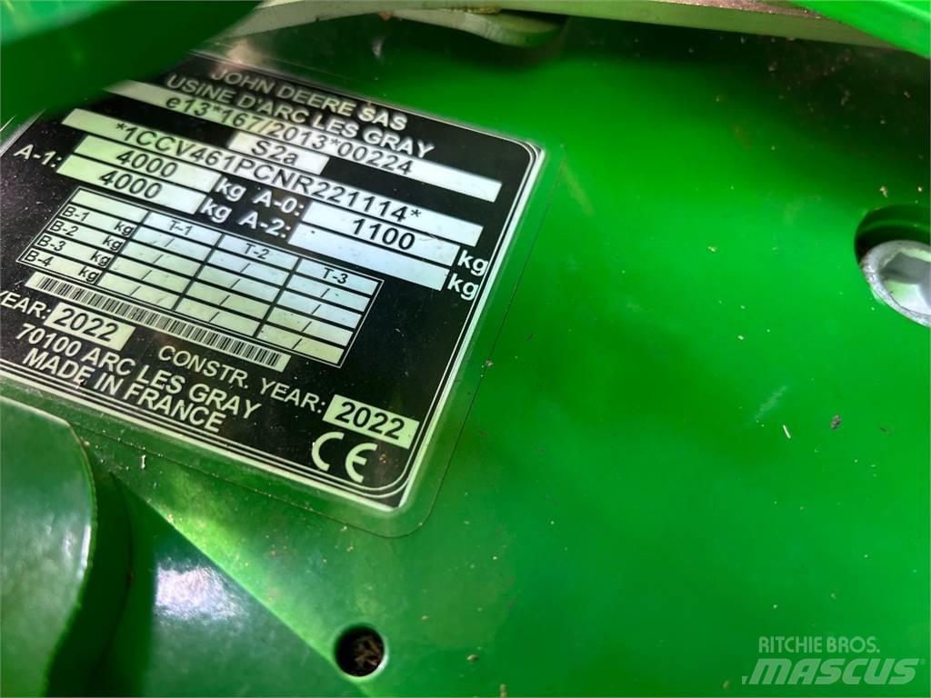 John Deere V461R 圆捆打捆机