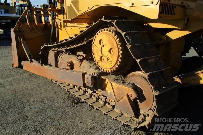 CAT D6R2 履带式推土机