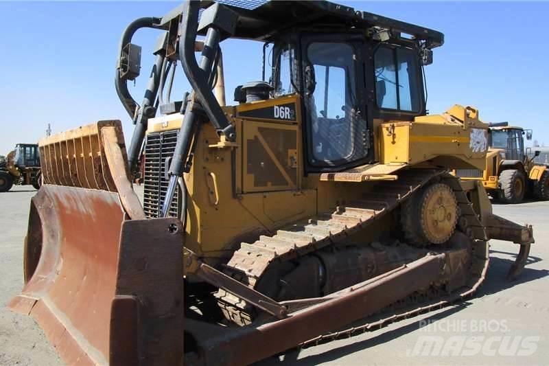 CAT D6R2 履带式推土机