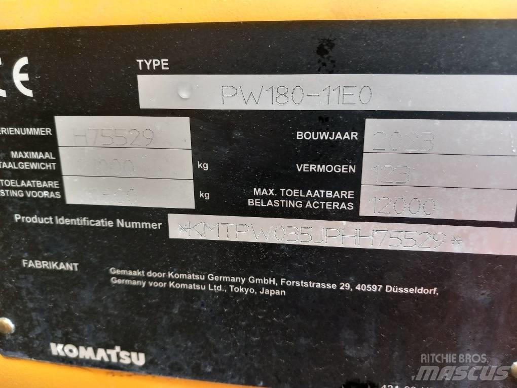 Komatsu PW180-11E0 轮式挖掘机