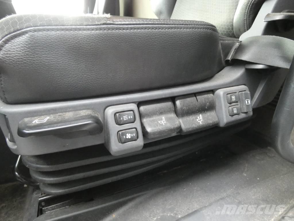 Scania P 250 平板栏板货车