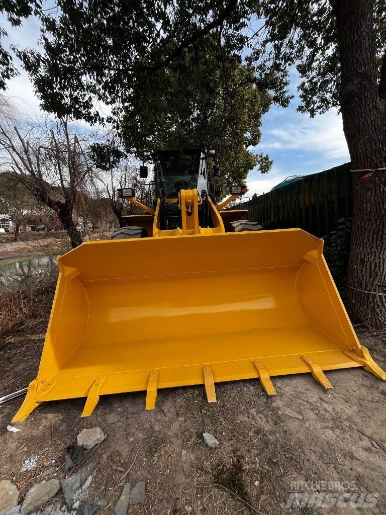 Komatsu WA 380-3 轮式装载机