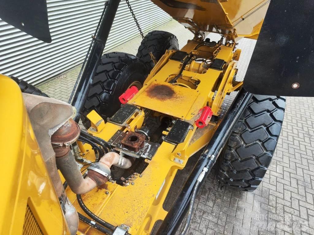 CAT 725 C2 6x6 铰接式自卸车
