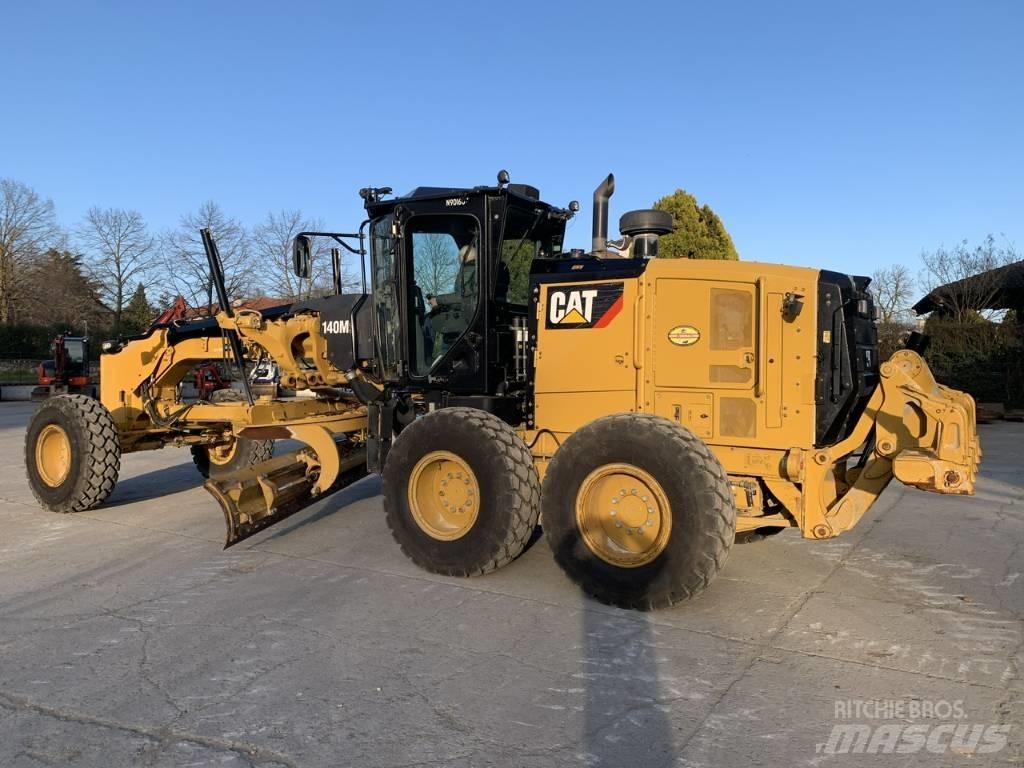 CAT 140 M 3 平地机/推土机