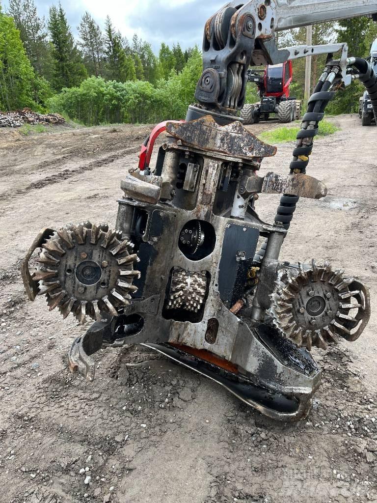 Komatsu 901 收割机