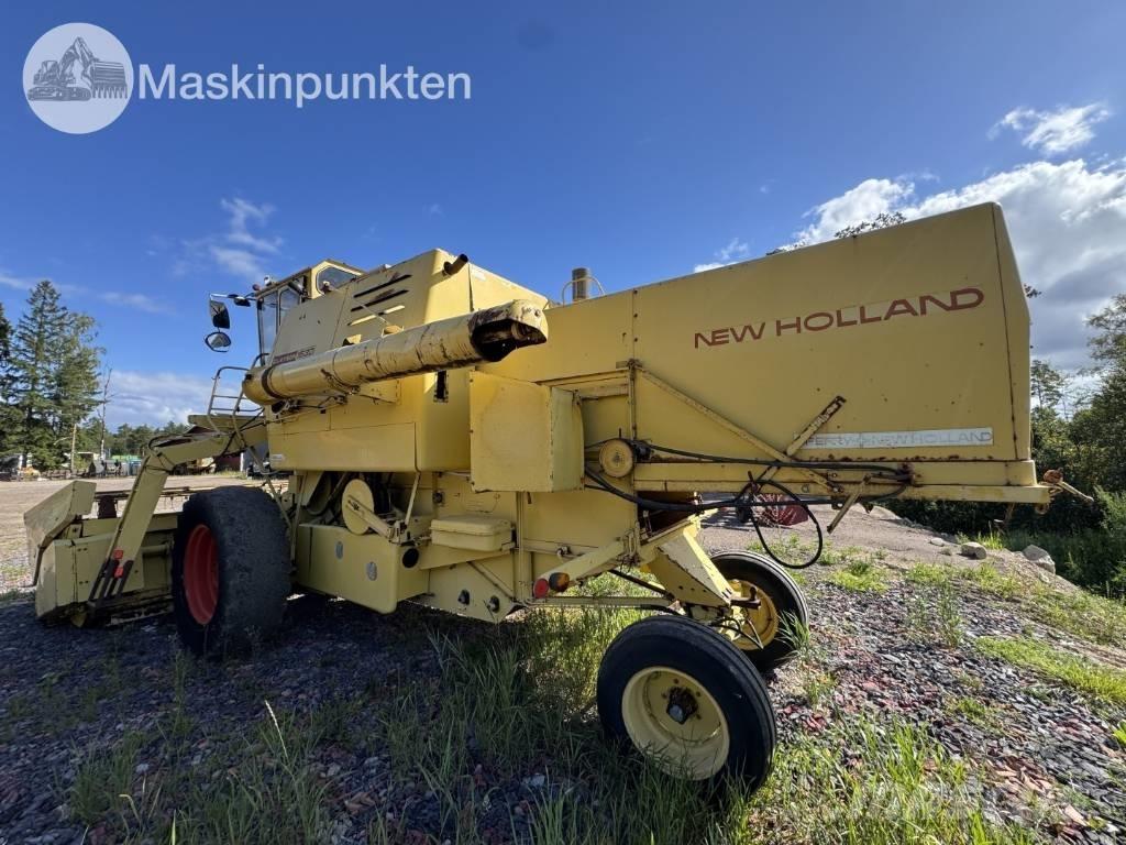 New Holland 1530 联合收割机