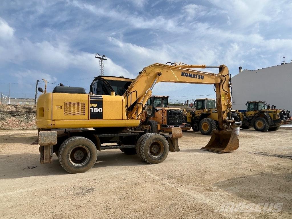 Komatsu PW 180 轮式挖掘机