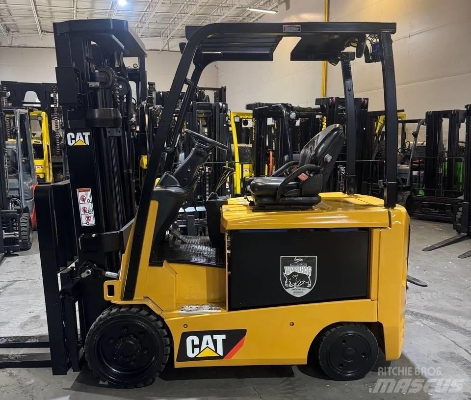 CAT EC30N2 电动叉车