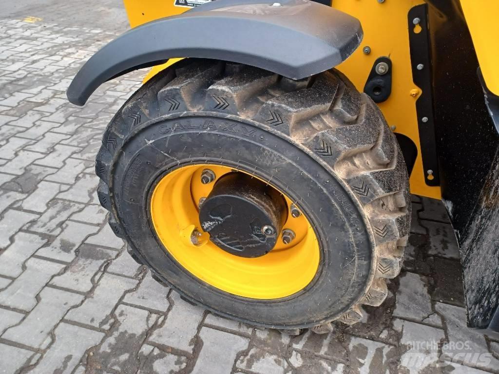 JCB 525-60 伸缩臂叉装车|叉装车