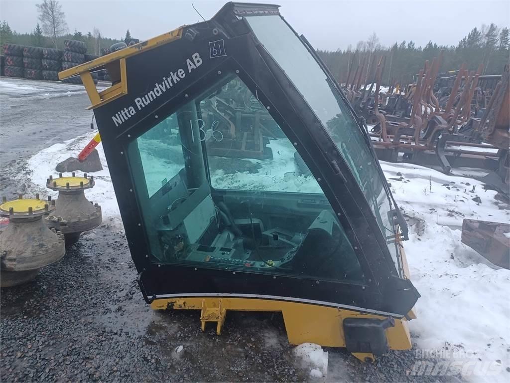 Eco Log 590d 驾驶室与内部