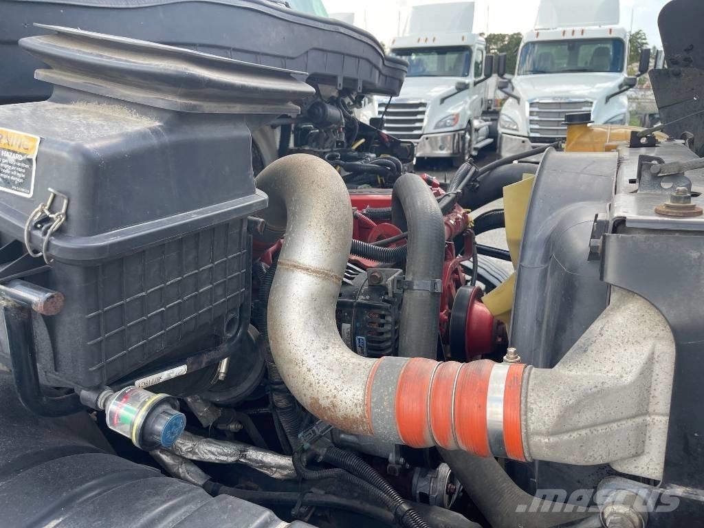 International 4300 厢式货车