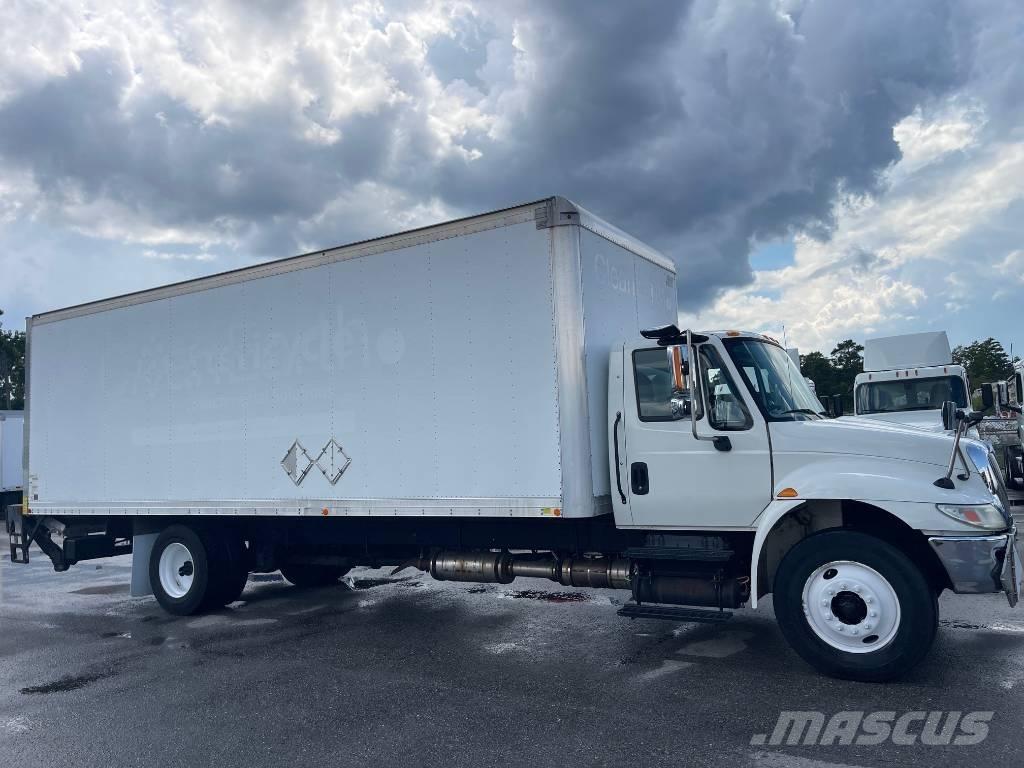 International 4300 厢式货车