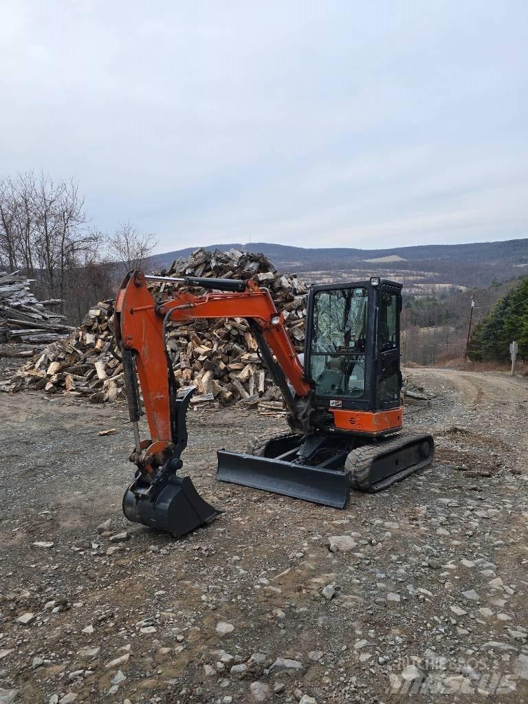 Hitachi ZX35 小型挖掘机