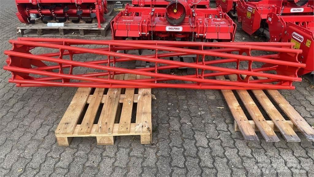 Kuhn Maxirohrwalze 拖式振动压路机