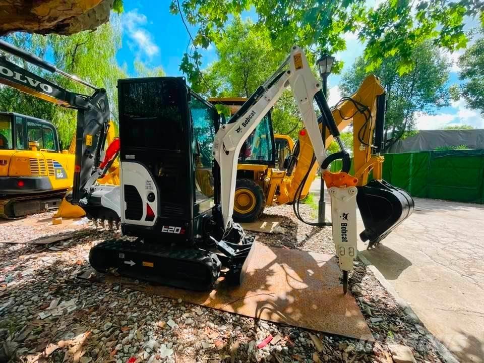 Bobcat E20z 小型挖掘机