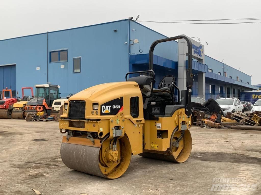 CAT CB 22B 双轮压路机
