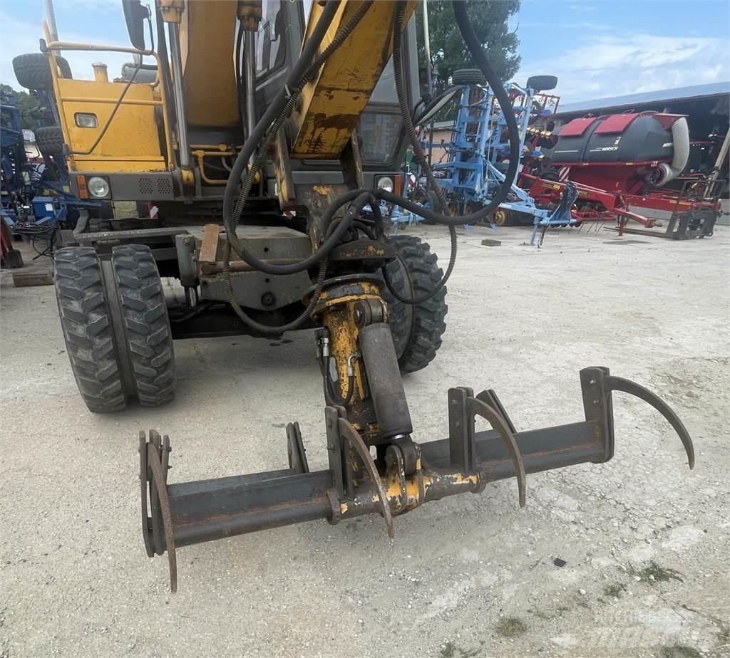 JCB 130 W 轮式挖掘机