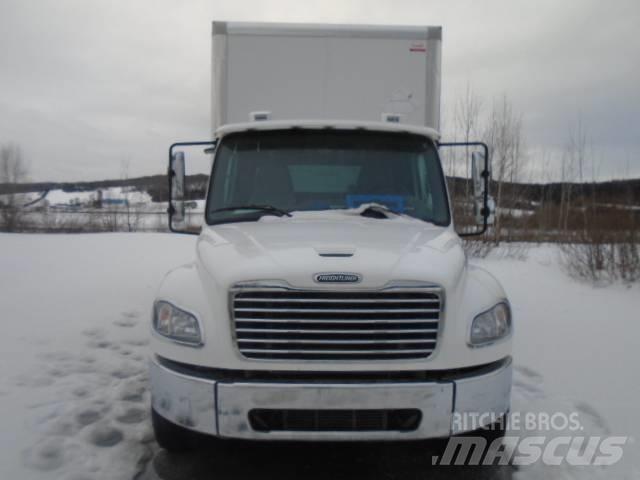 Freightliner M 106 厢式货车