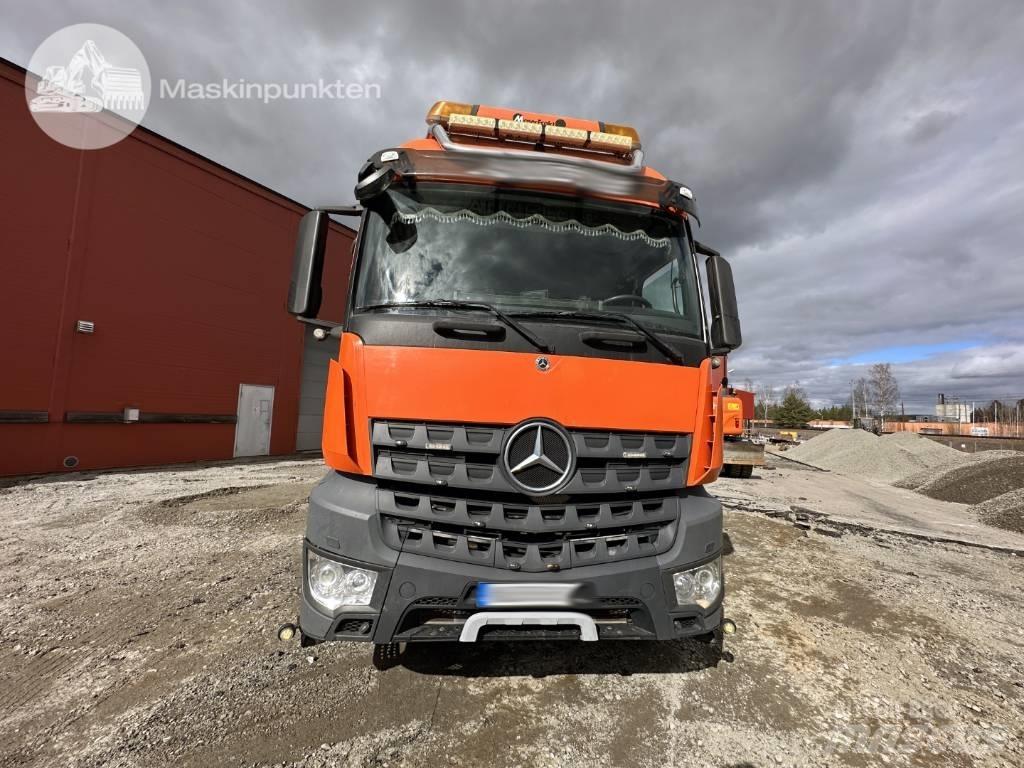 Mercedes-Benz Arocs 自卸式货车