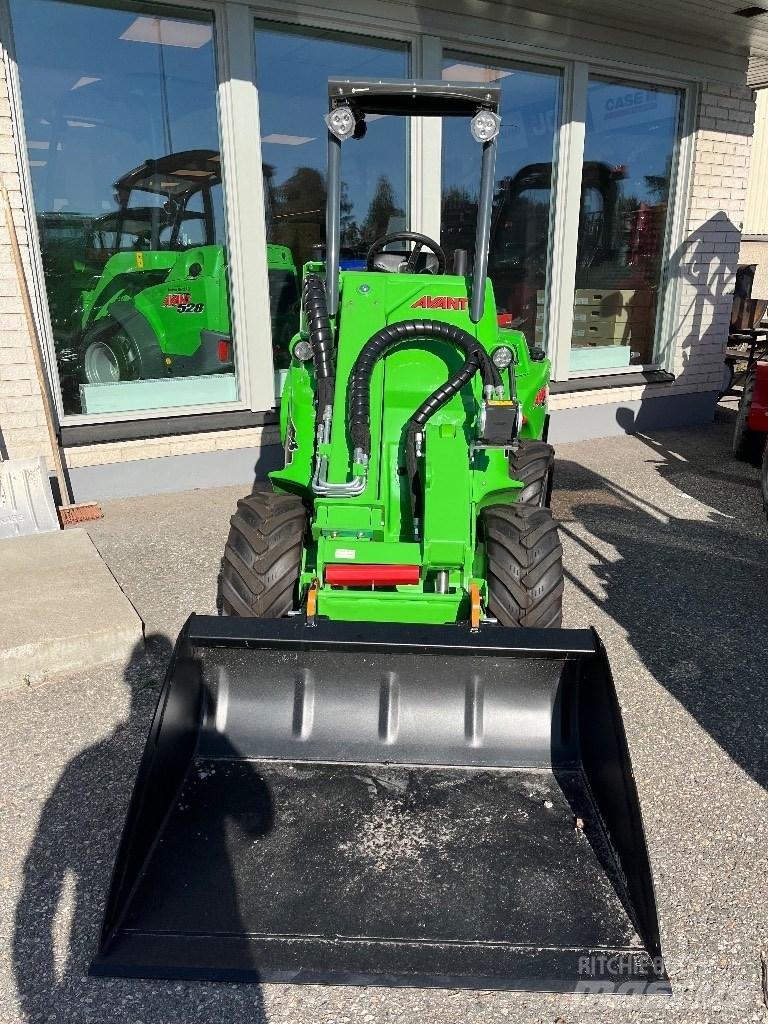 Avant 423 滑移装载机