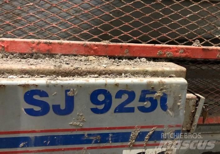 SkyJack SJ 9250 剪叉式升降机