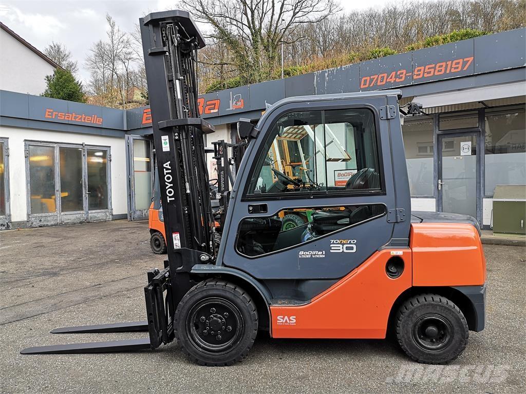 Toyota 02-8FDF30 柴油叉车