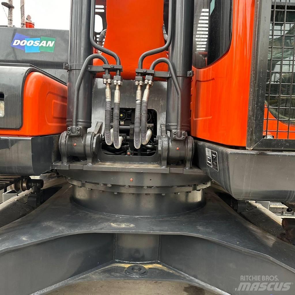 Doosan DX225LC-9C 履带挖掘机