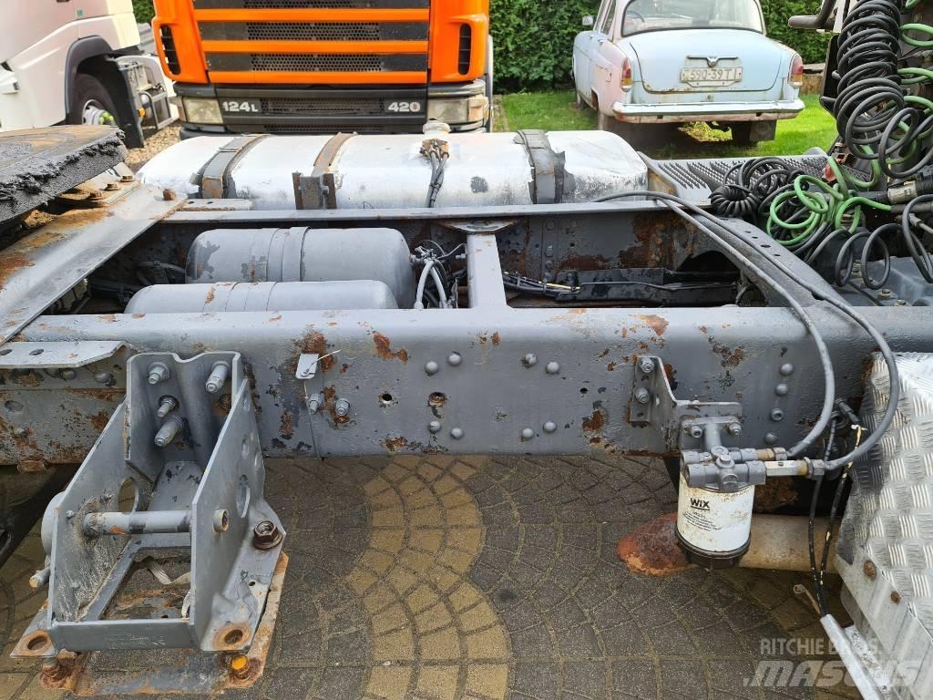 Scania 114L340 牵引车