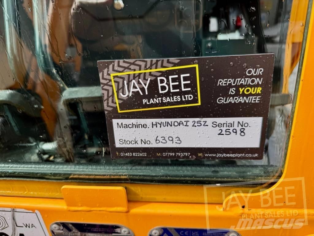 Hyundai R25Z-9 AK 小型挖掘机