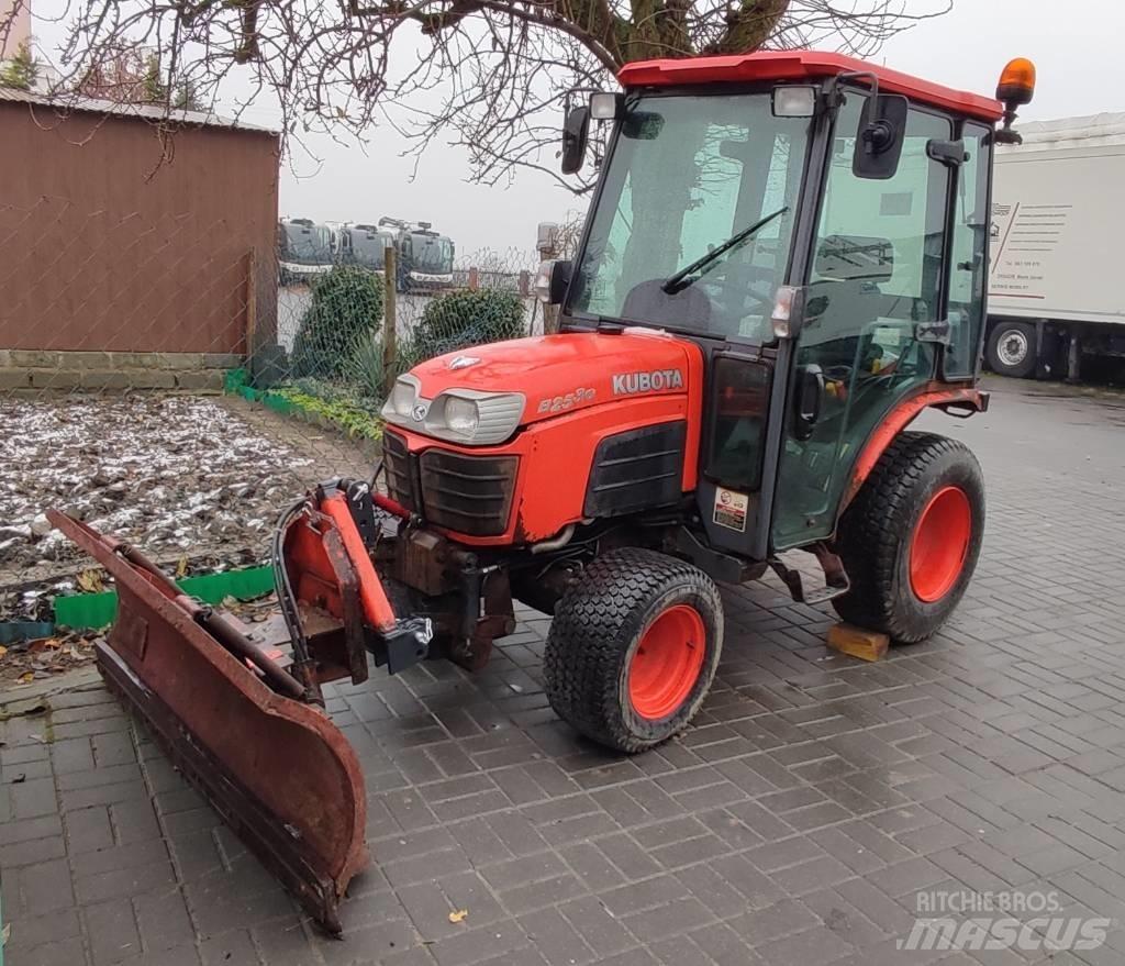Kubota B2530 小型拖拉机
