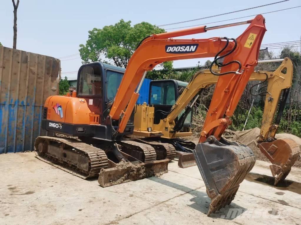 Doosan DH 60-7 小型挖掘机